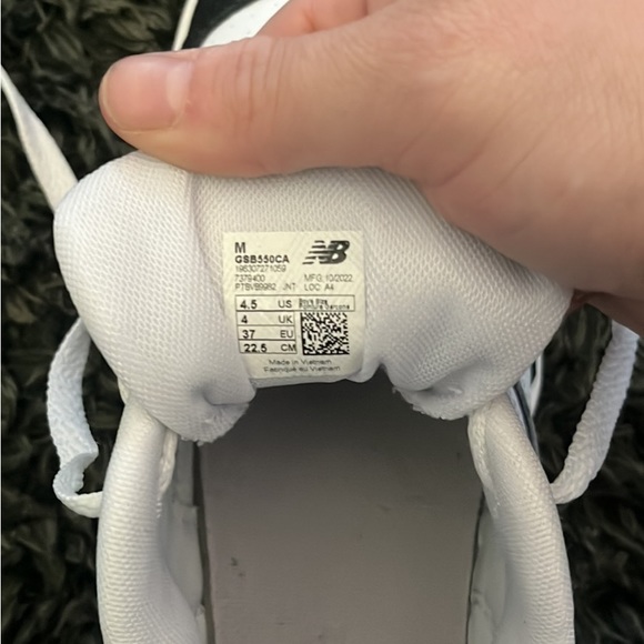 New Balance 550 - Picture 2 of 3